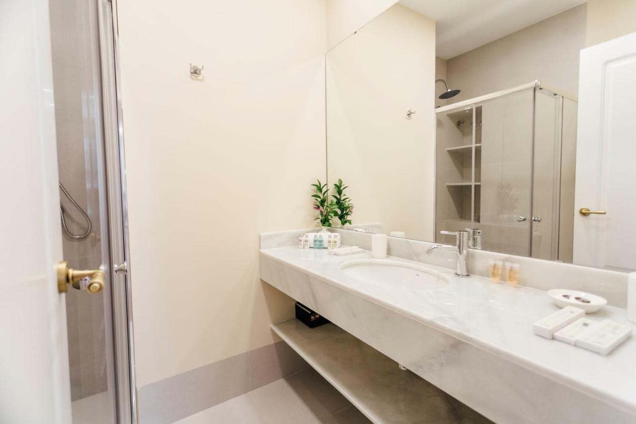 Stylish And Wide- 3Bdr 3Bth- Los Remedios Séville Extérieur photo
